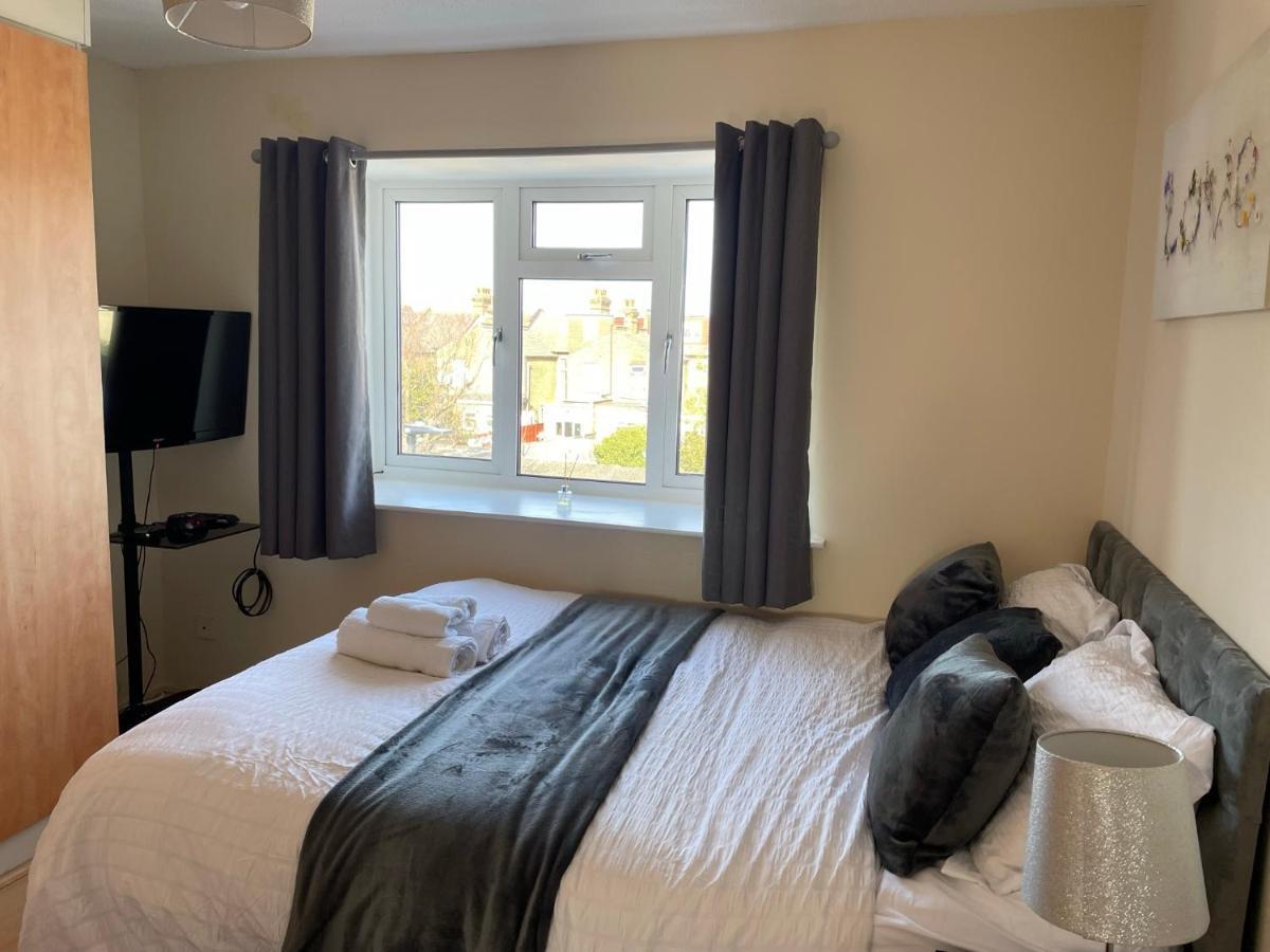 Nnk Air Bnb Енфілд Екстер'єр фото